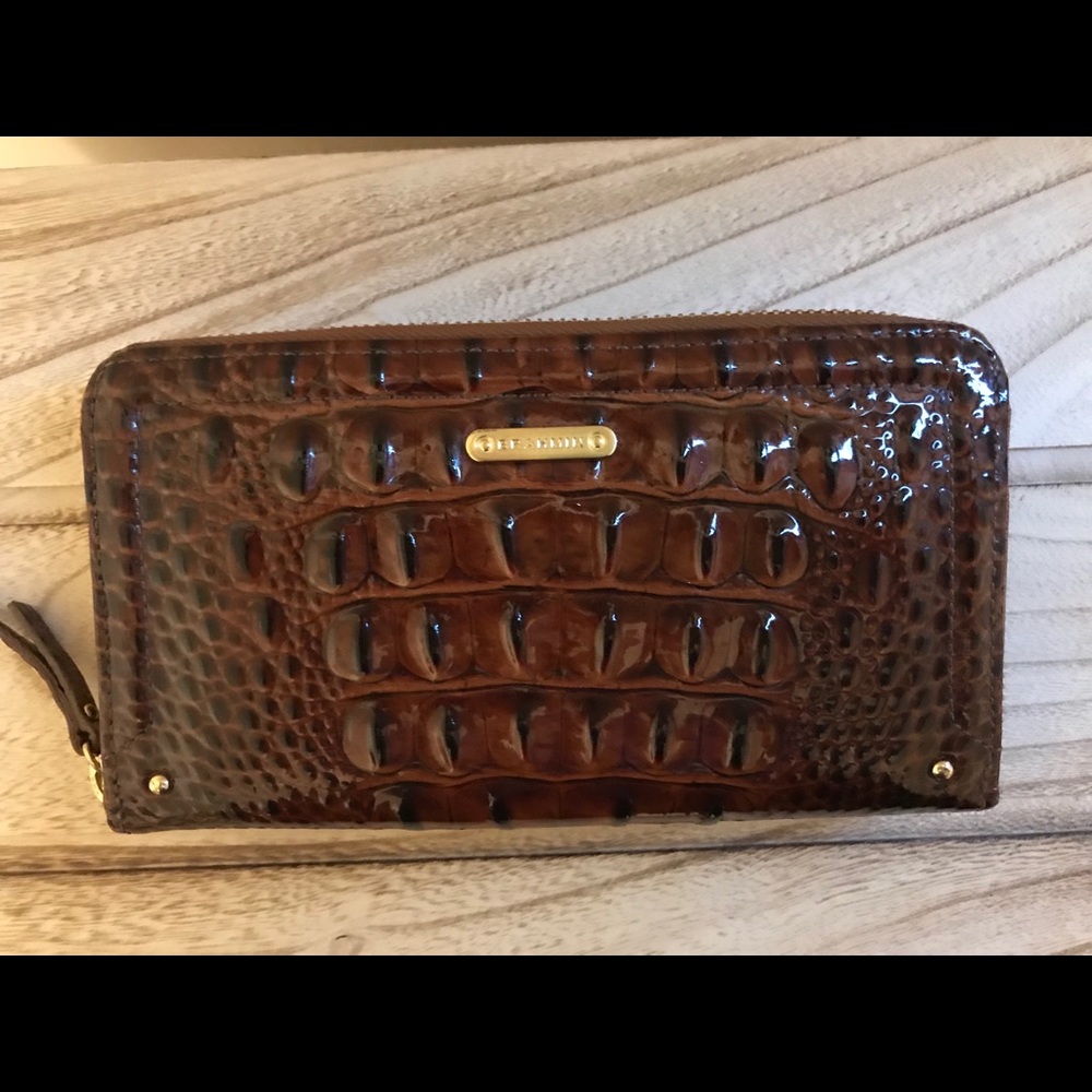 Brahmin wallet
